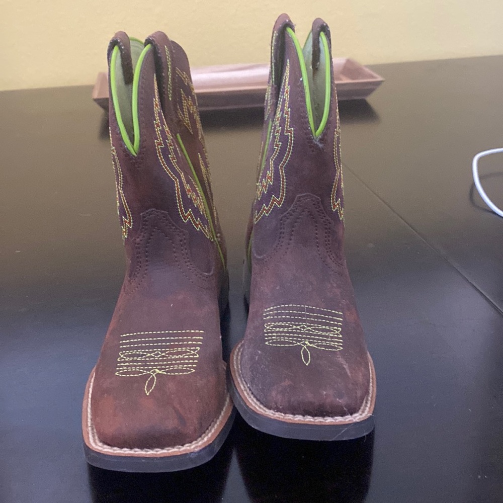 Ariat boys size 11 boots - wiggle room